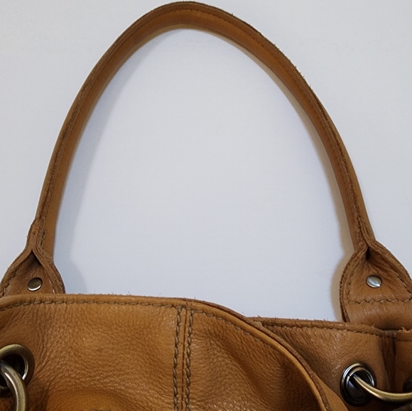 TIGANELLO SHOULDER BAG WITH DOUBLE STRAPS, GENUINE LEATHER, CARMEL COLOR - Picture 7 of 15